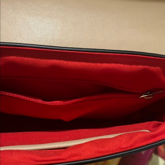 Marilyn Monroe Cream and Gold Crossbody Bag with Envelope Design - Picture 6 of 6